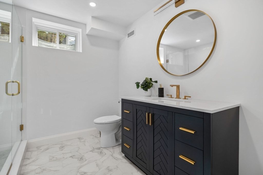 Bathroom, Interior, Marble, Recessed Lighting