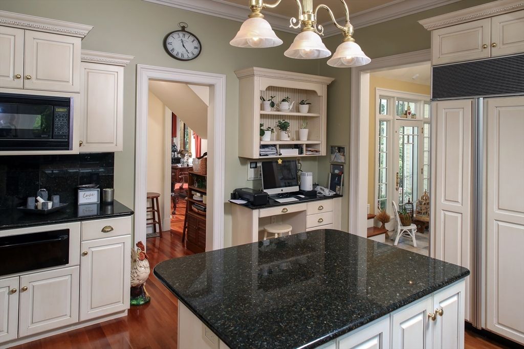 Interior, Kitchen, Pendant Lights, Wood Texture Flooring