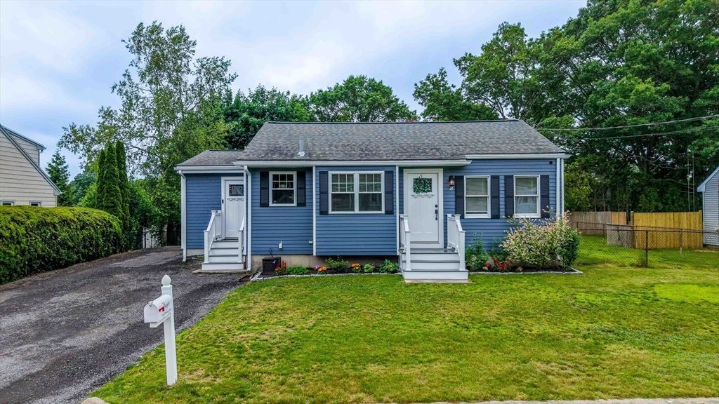 Backyard, Exterior, Facade, Cape Cod