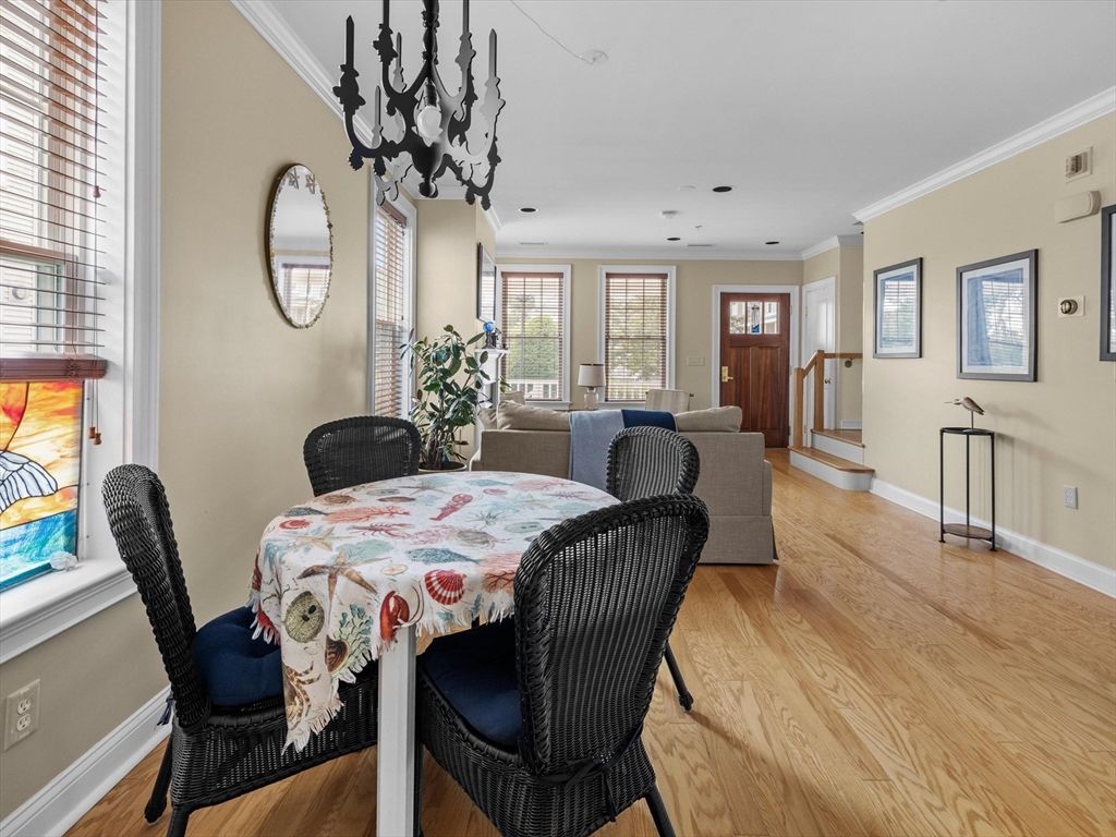 Chandelier, Dining room, Interior, Living room, Recessed Lighting, Wood Texture Flooring