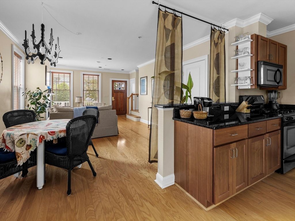 Dining room, Interior, Kitchen, Recessed Lighting, Wood Texture Flooring