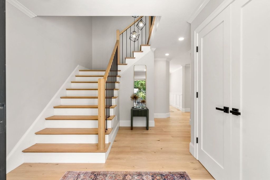 Interior, Pendant Lights, Recessed Lighting, Wood Texture Flooring