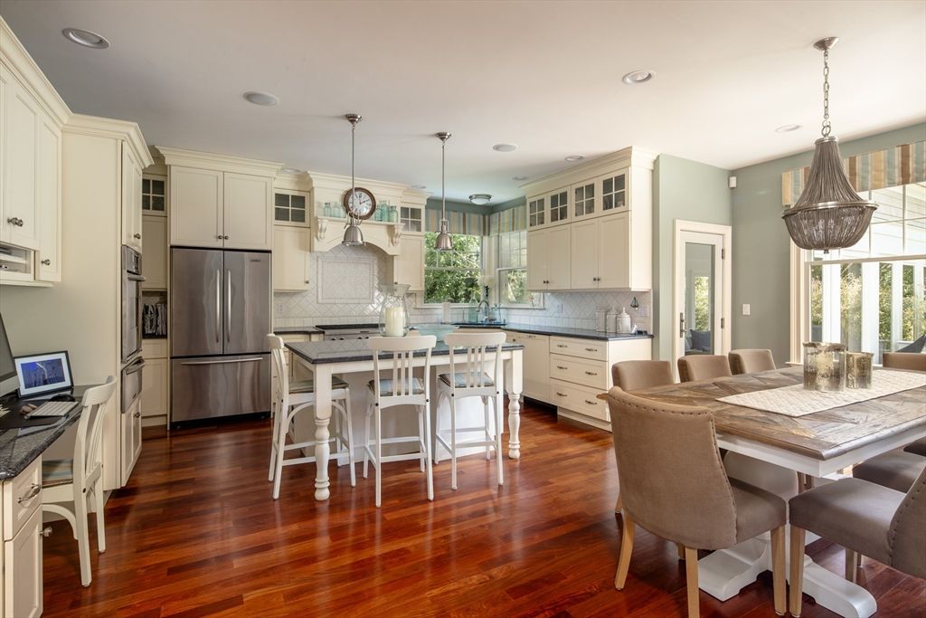 Dining room, Interior, Kitchen, Pendant Lights, Recessed Lighting, Wood Texture Flooring