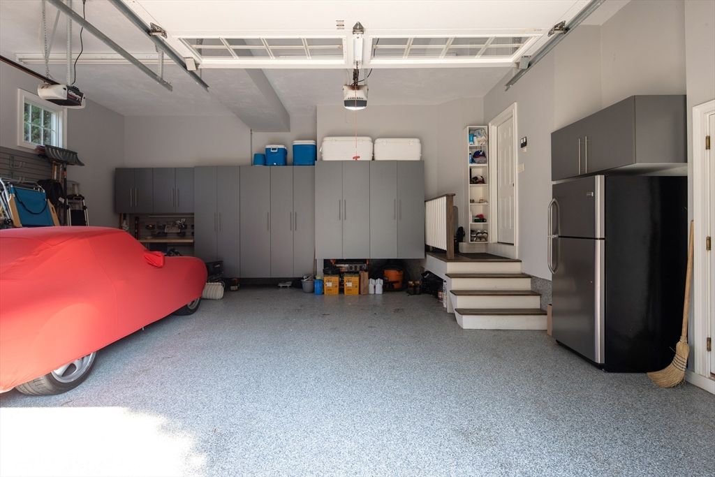 Garage, Interior