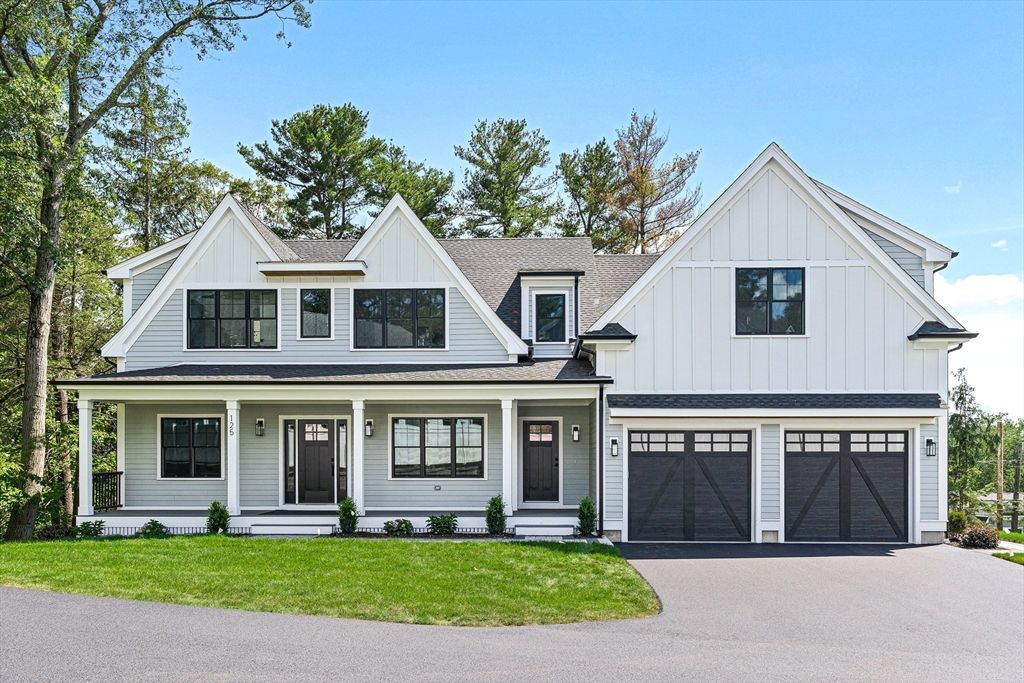 Attached, Exterior, Facade, Farmhouse