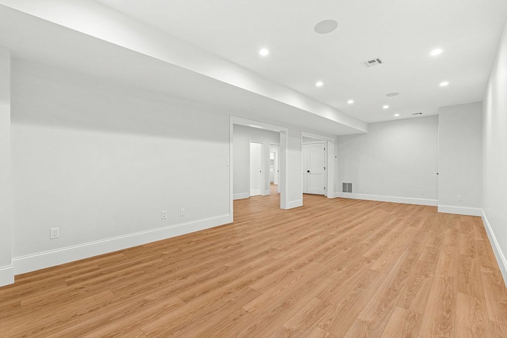 Empty room, Interior, Recessed Lighting, Wood Texture Flooring