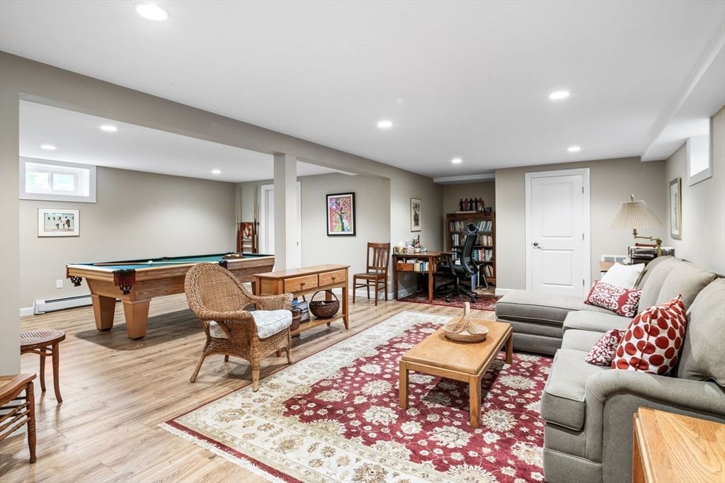 Billiard Table, Game Room, Interior, Living room, Recessed Lighting, Wood Texture Flooring