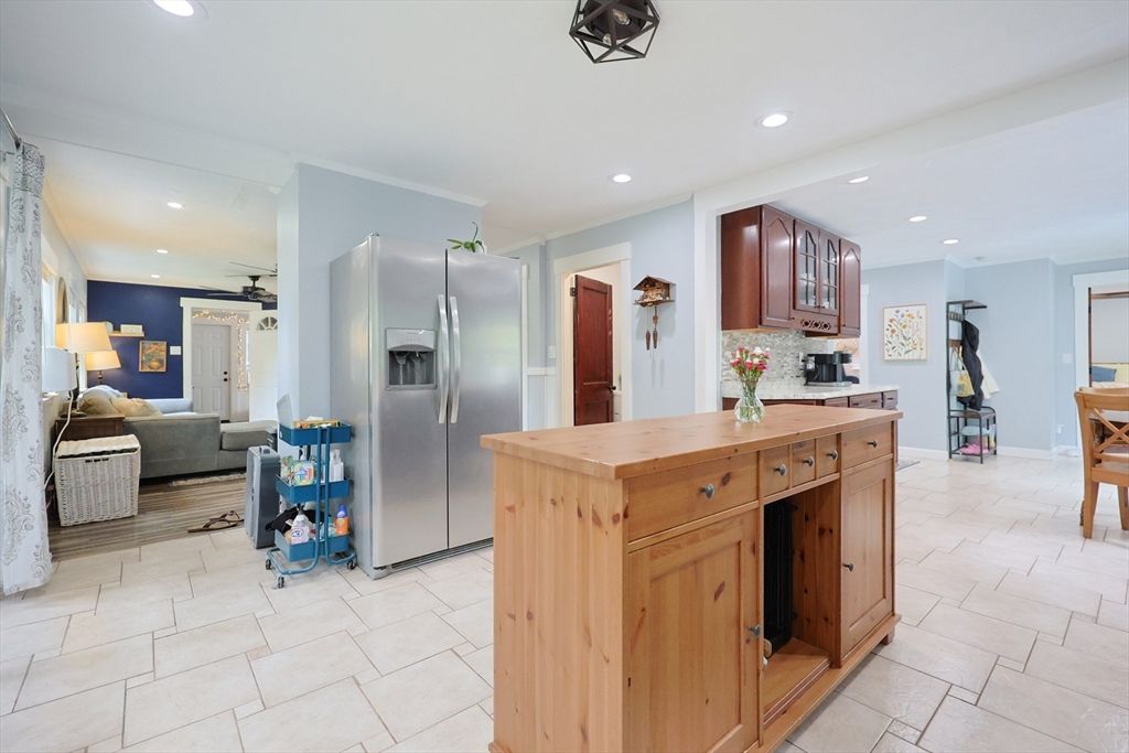 Dining room, Interior, Kitchen, Living room, Recessed Lighting, Stainless Steel Appliances