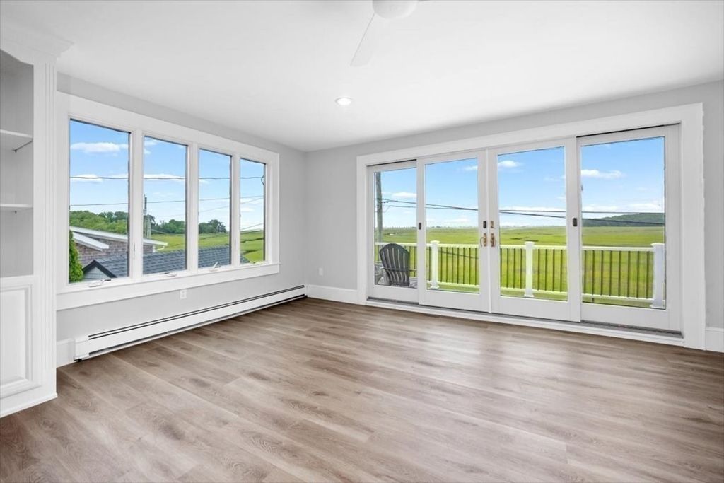 Empty room, Interior, Recessed Lighting, Water, Wood Texture Flooring