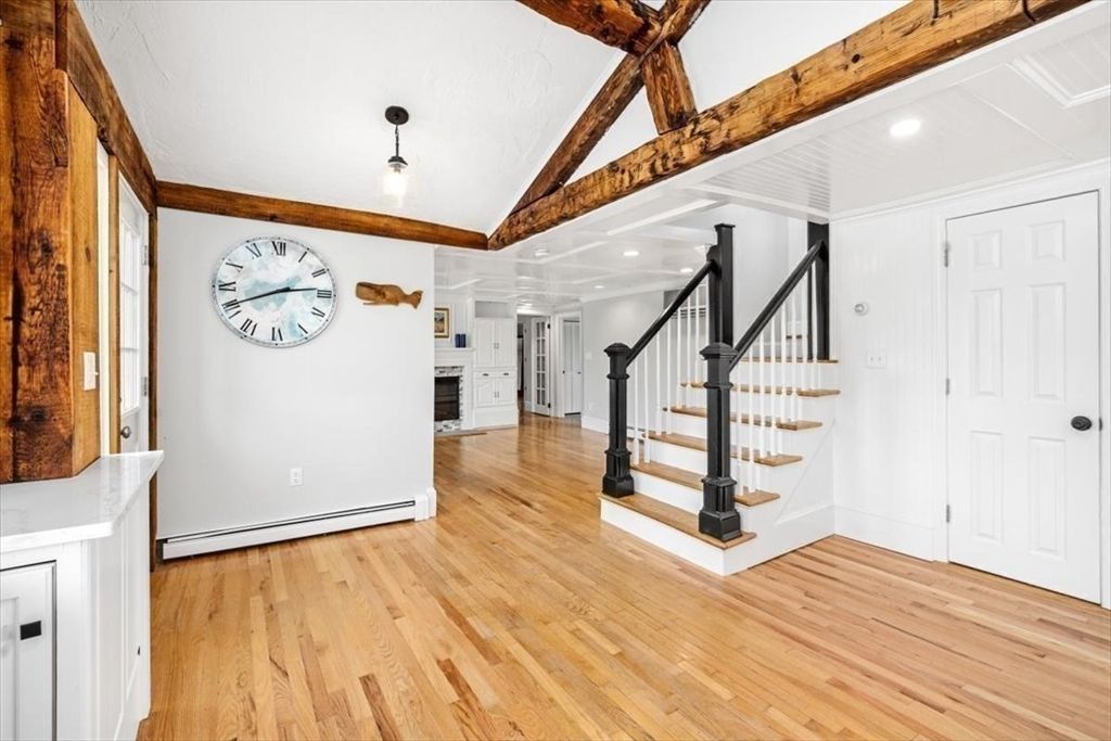 Interior, Pendant Lights, Recessed Lighting, Wood Texture Flooring