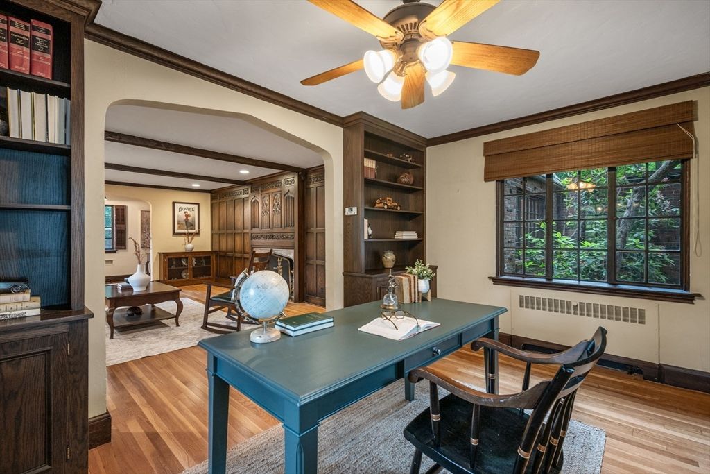 Home Office, Interior, Recessed Lighting, Wood Texture Flooring