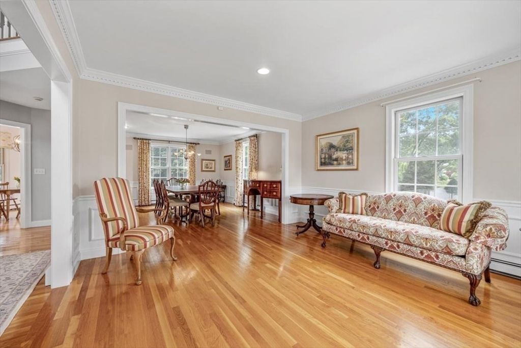 Chandelier, Dining room, Interior, Recessed Lighting, Wood Texture Flooring