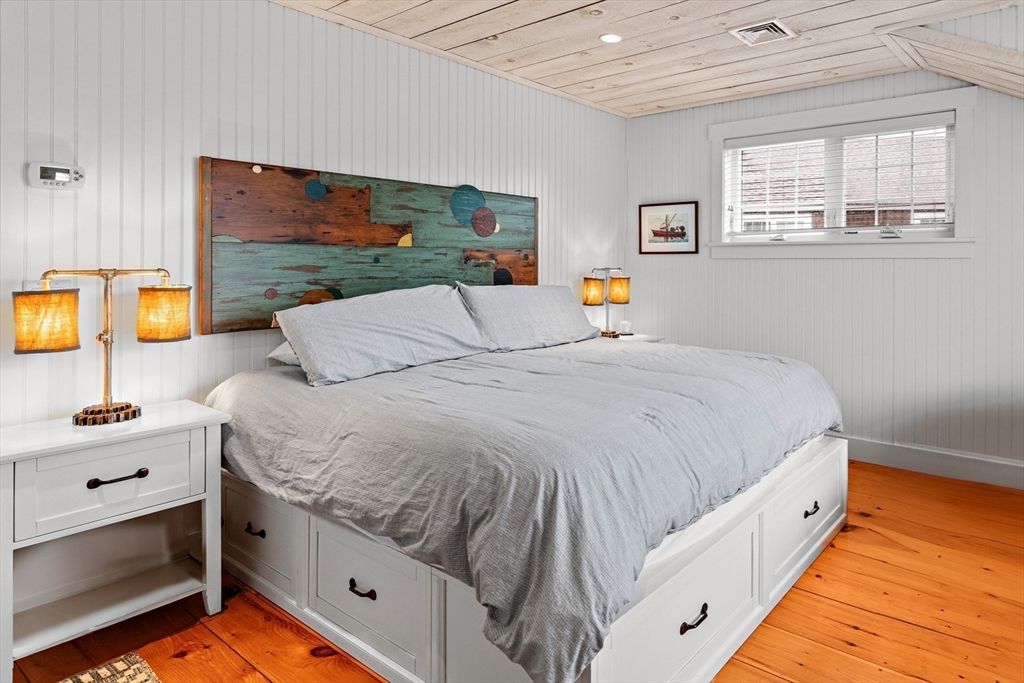 Bedroom, Interior, Recessed Lighting, Wooden Ceilings, Wood Texture Flooring