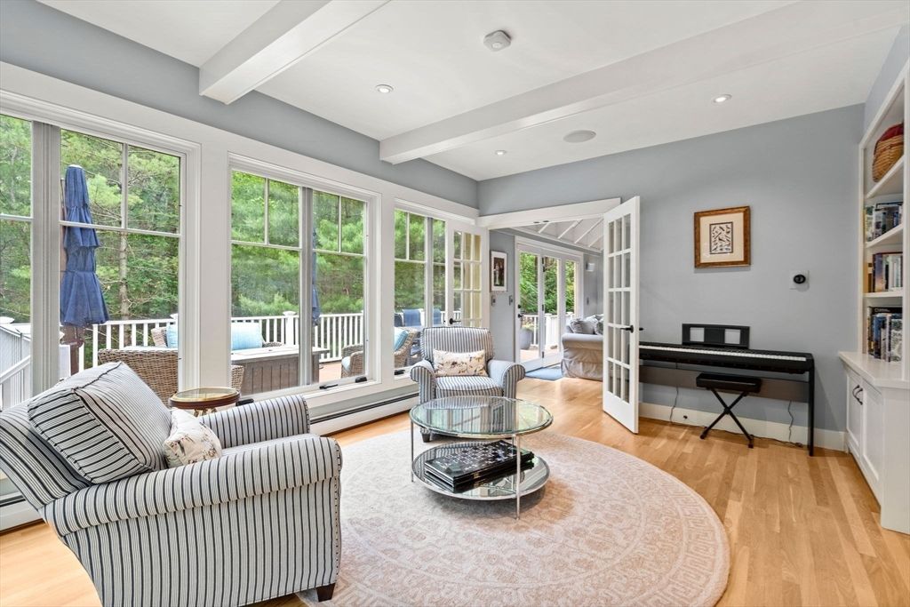 Interior, Living room, Piano, Recessed Lighting, Wood Texture Flooring