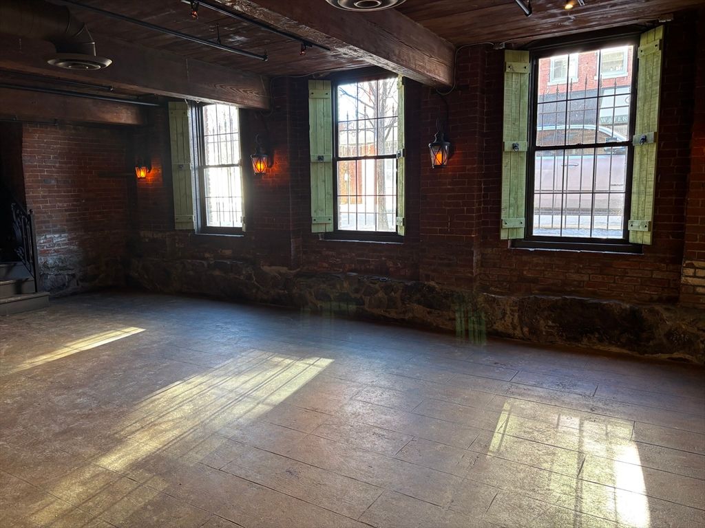 Empty room, Interior, Stone Walls, Wooden Beams, Wooden Ceilings