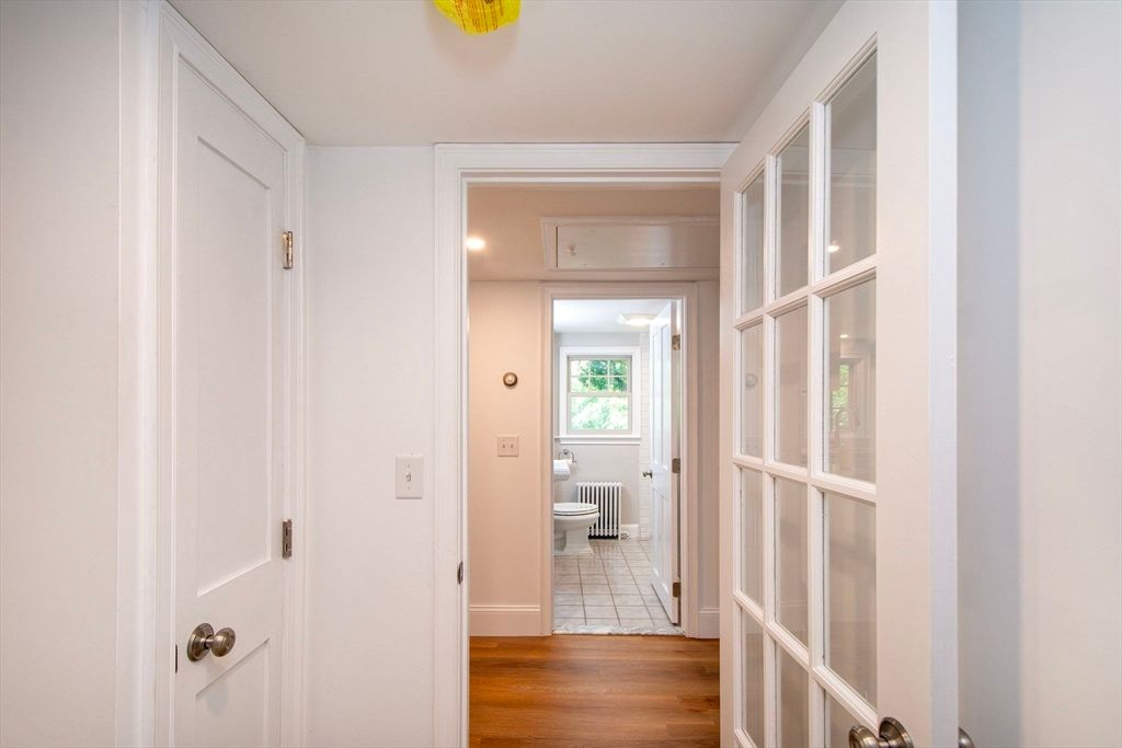 Bathroom, Interior, Recessed Lighting, Wood Texture Flooring