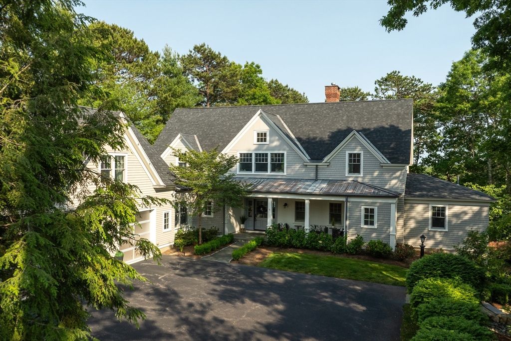 Exterior, Facade, Farmhouse