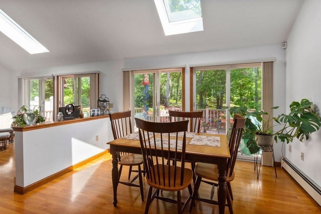 Dining room, Interior, Wood Texture Flooring