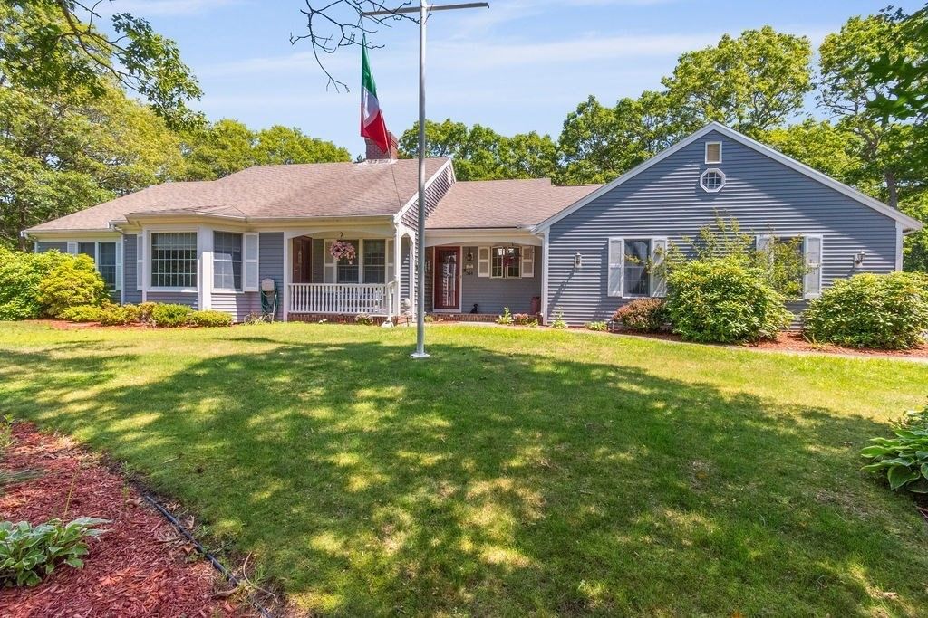 Backyard, Exterior, Facade, Ranch