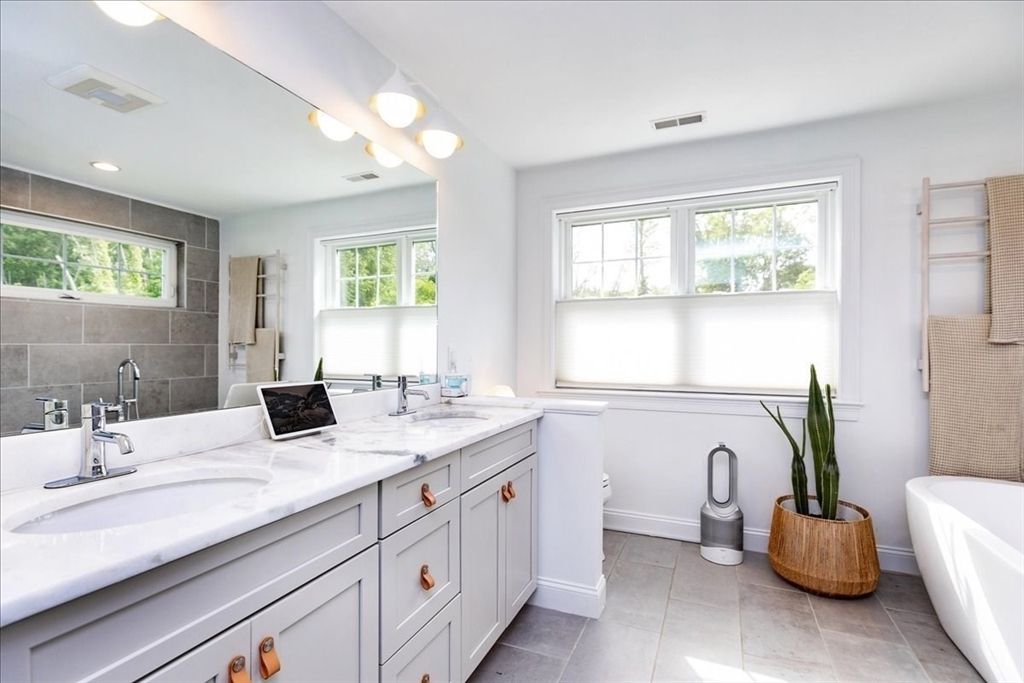 Bathroom, Dual Sink Vanities, Free Standing Baths, Interior, Recessed Lighting