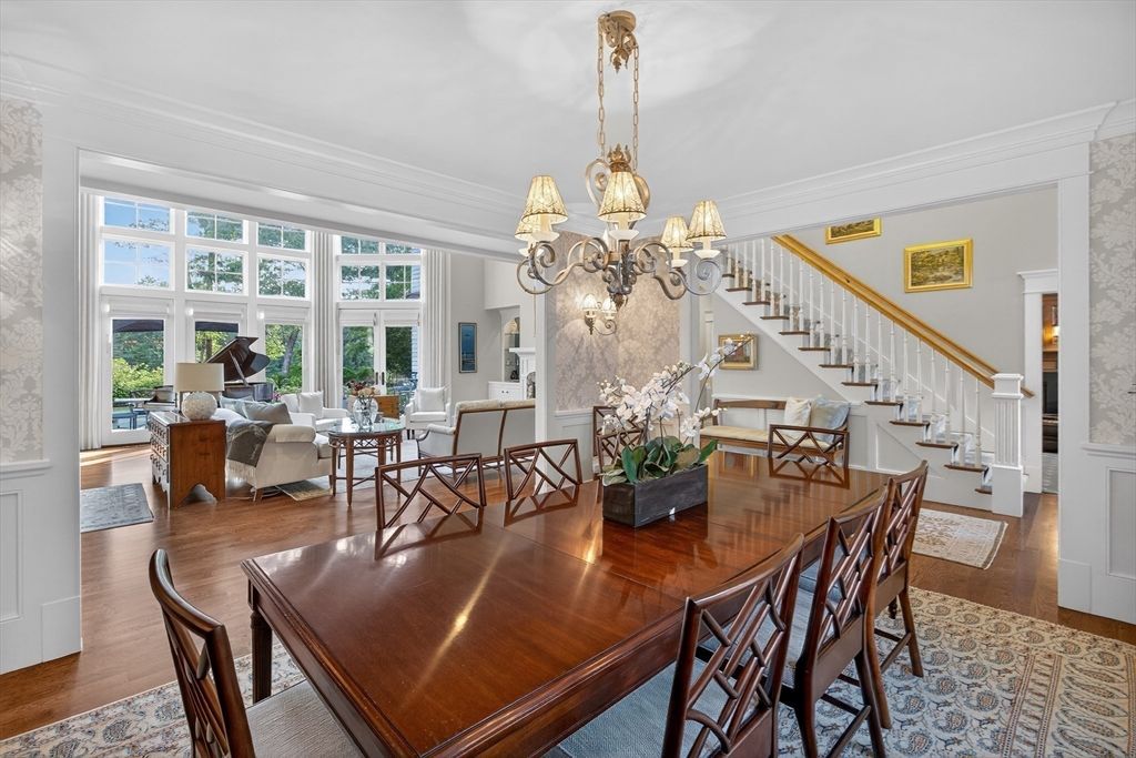 Chandelier, Dining room, Interior, Living room, Piano, Wood Texture Flooring