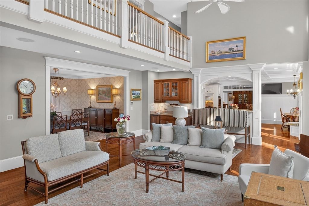 Chandelier, Dining room, Interior, Living room, Recessed Lighting, Wood Texture Flooring