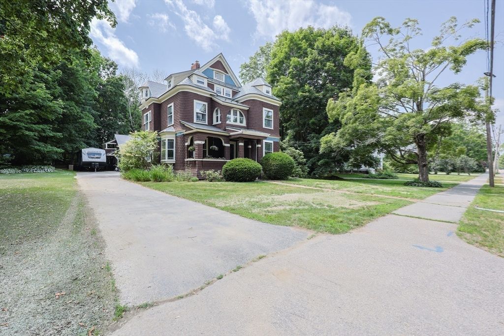 Backyard, Exterior, Facade, Queen Anne Victorian