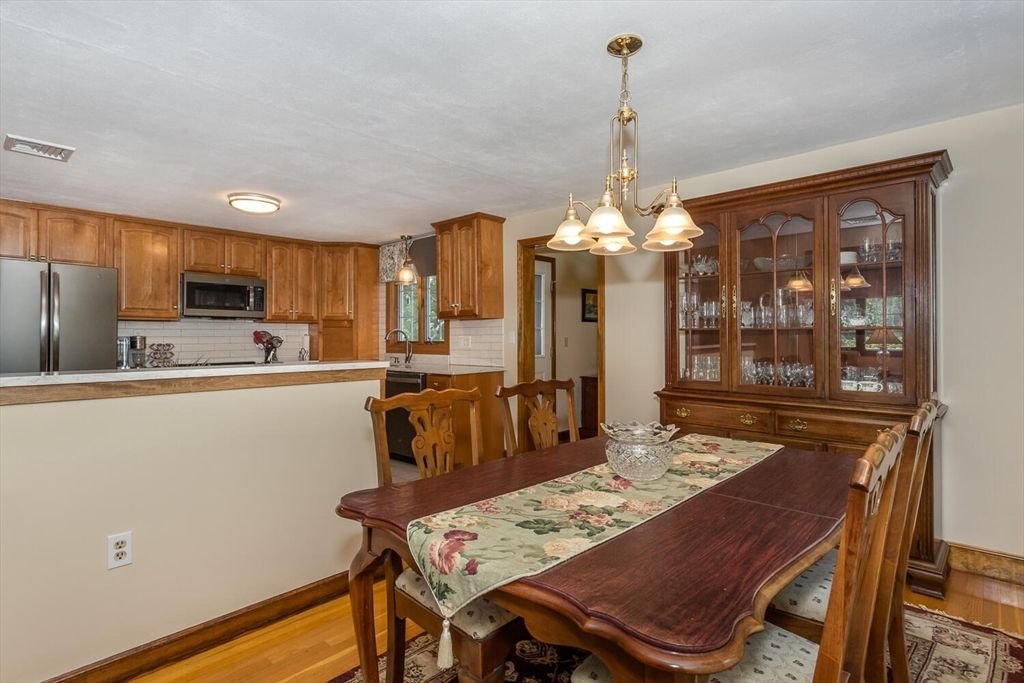 Chandelier, Dining room, Interior, Kitchen, Wood Texture Flooring