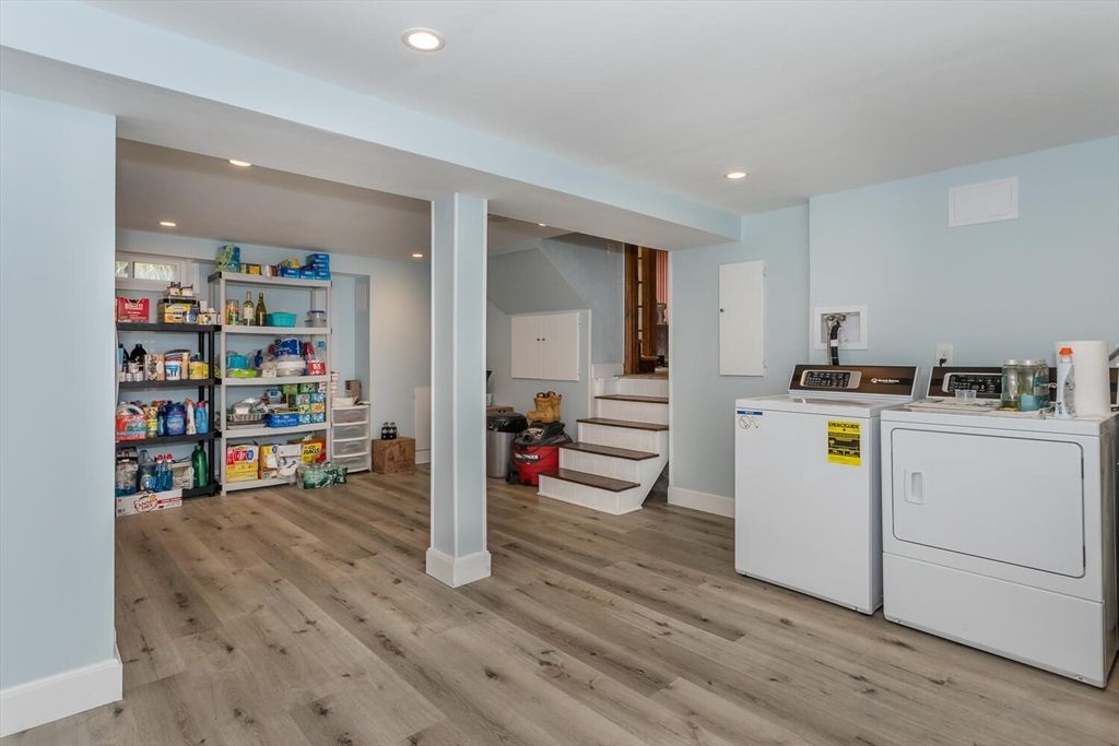 Interior, Recessed Lighting, Utility Closets, Washer, Wood Texture Flooring
