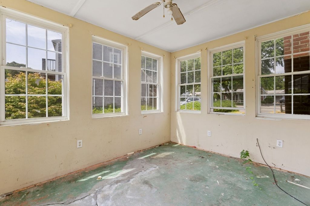 Empty room, Interior, Sun Room