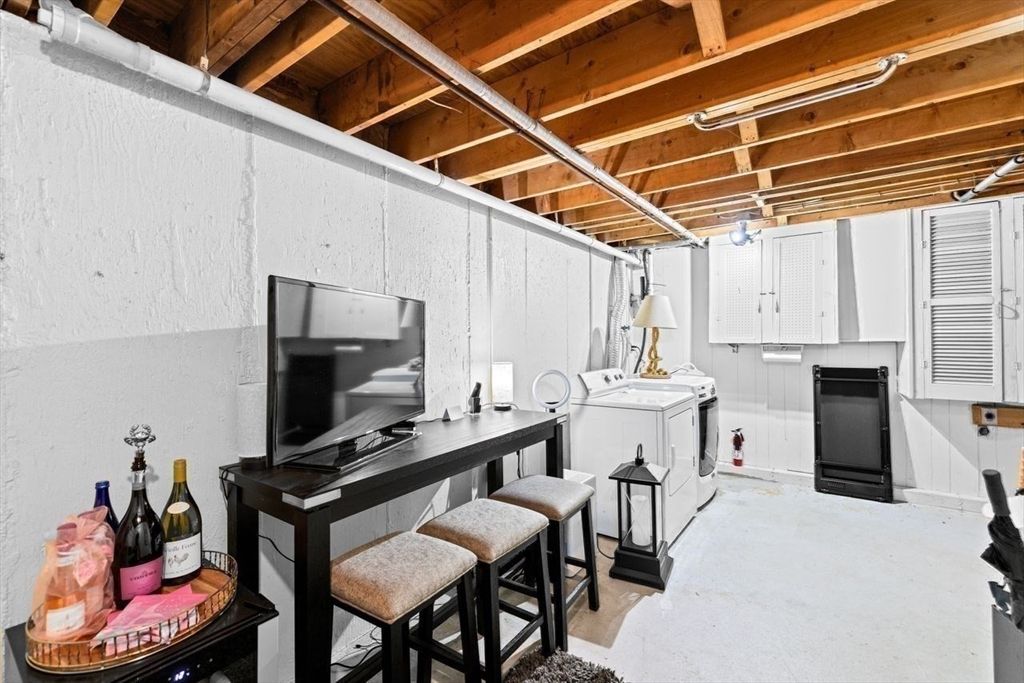 Interior, Washer, Wooden Beams, Wooden Ceilings