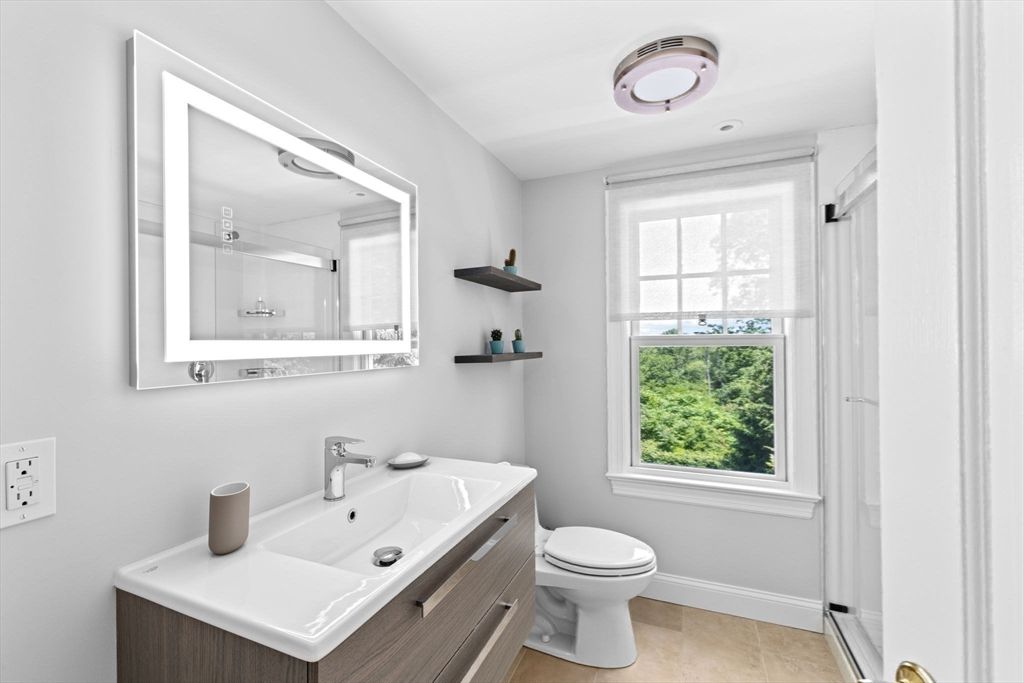 Bathroom, Interior, Recessed Lighting