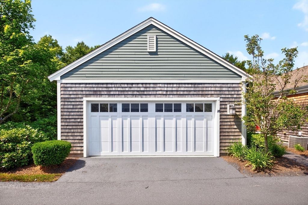 Detached Garage, Exterior