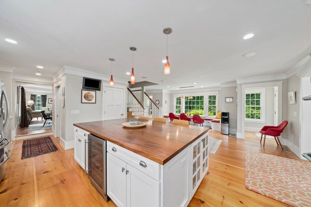 Interior, Kitchen, Living room, Pendant Lights, Recessed Lighting, Wood Texture Flooring