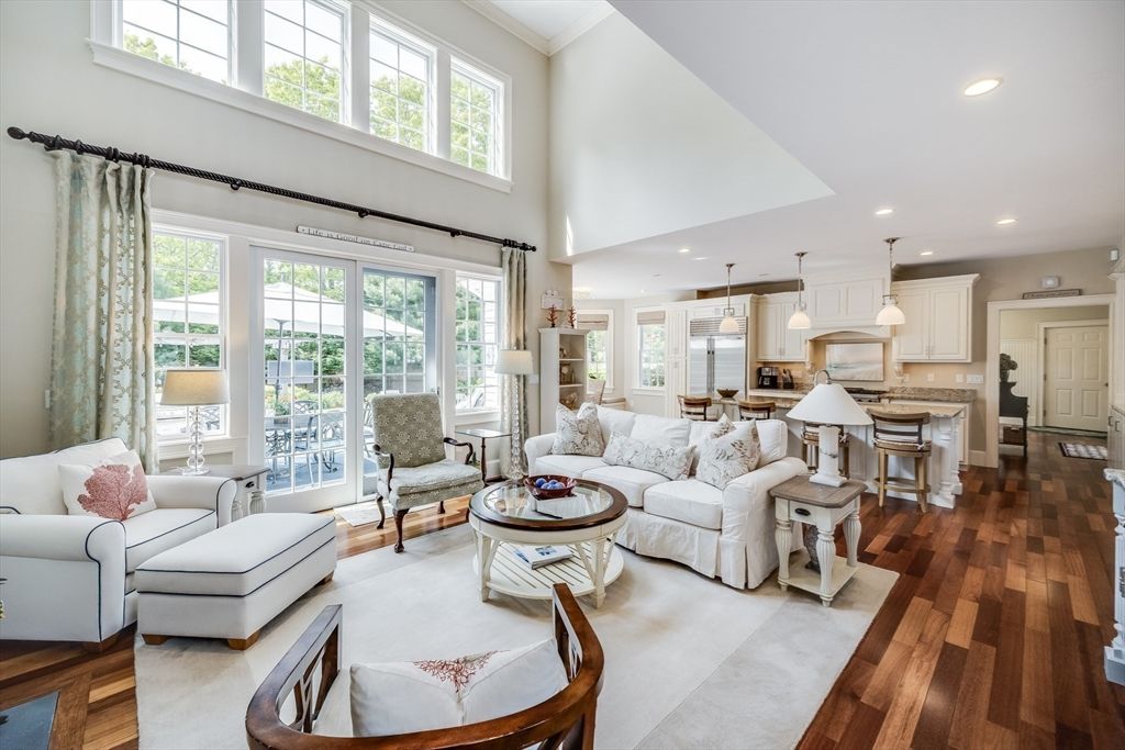 Dining room, Interior, Kitchen, Living room, Pendant Lights, Recessed Lighting, Wood Texture Flooring
