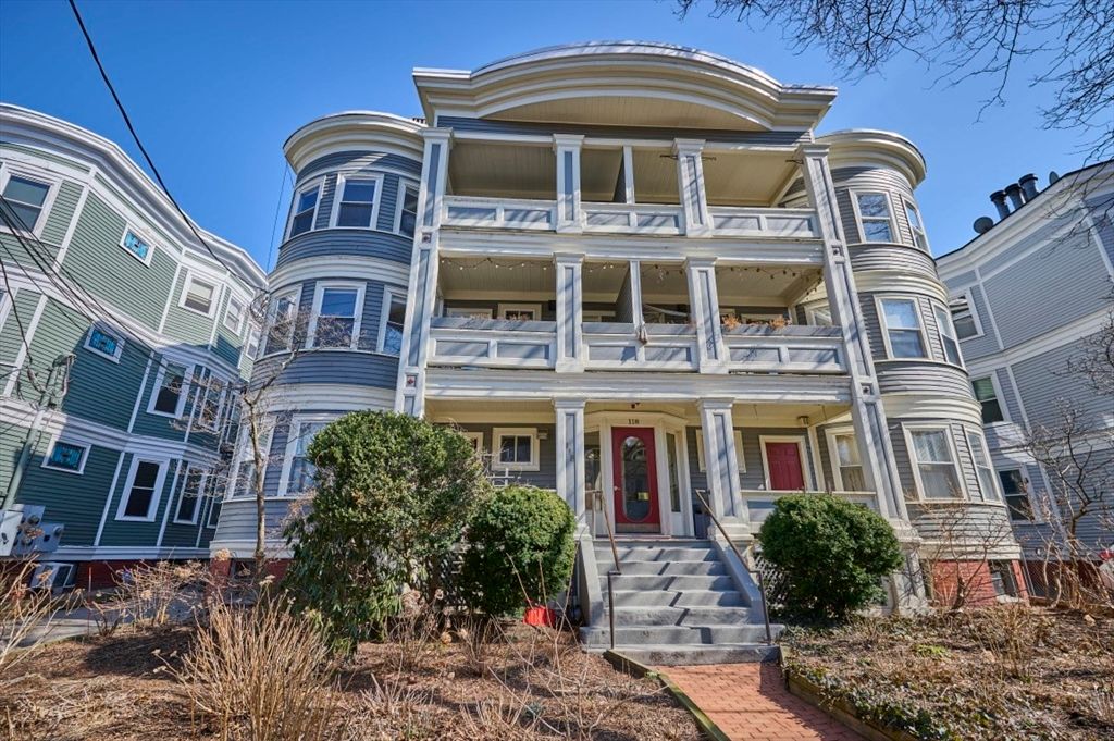 Exterior, Facade, Queen Anne Victorian