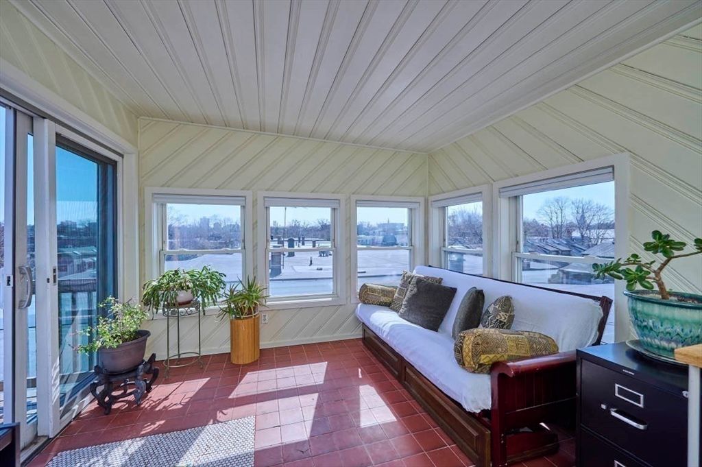 Interior, Sun Room, Water