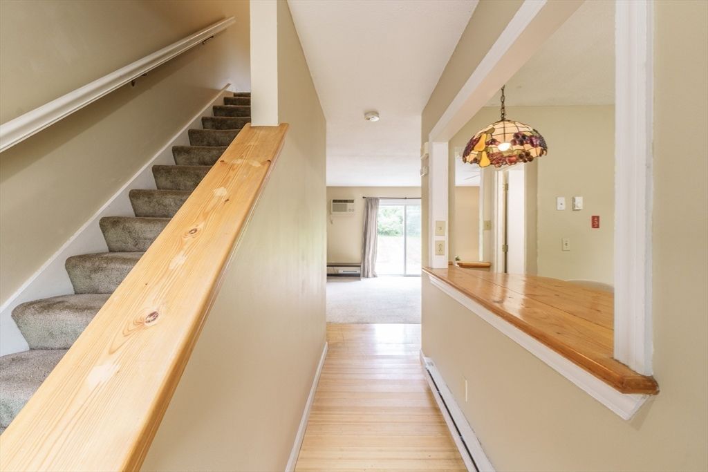 Interior, Pendant Lights, Wood Texture Flooring