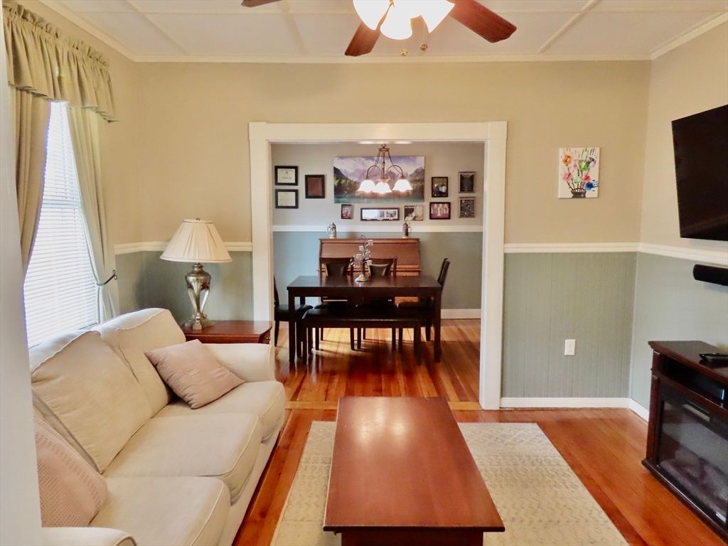 Dining room, Interior, Living room, Wood Texture Flooring