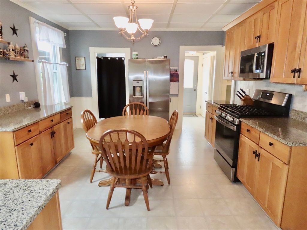 Dining room, Interior, Kitchen, Stainless Steel Appliances