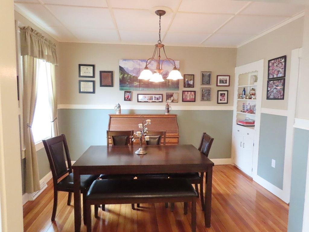 Dining room, Interior, Pendant Lights, Wood Texture Flooring