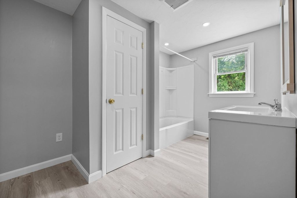 Bathroom, Interior, Recessed Lighting, Wood Texture Flooring