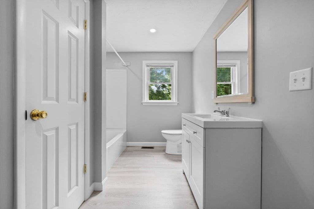 Bathroom, Interior, Recessed Lighting, Wood Texture Flooring