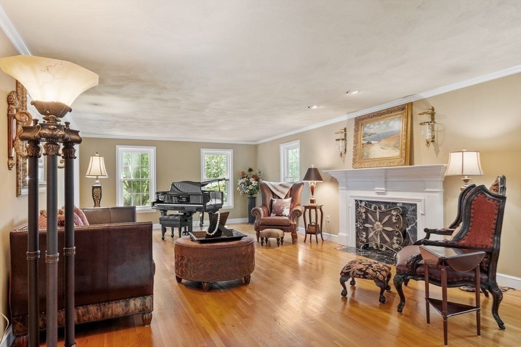 Fireplace, Interior, Living room, Piano, Recessed Lighting, Wood Texture Flooring
