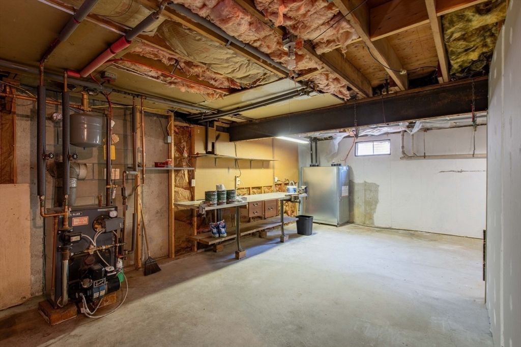 Interior, Washer, Wooden Beams