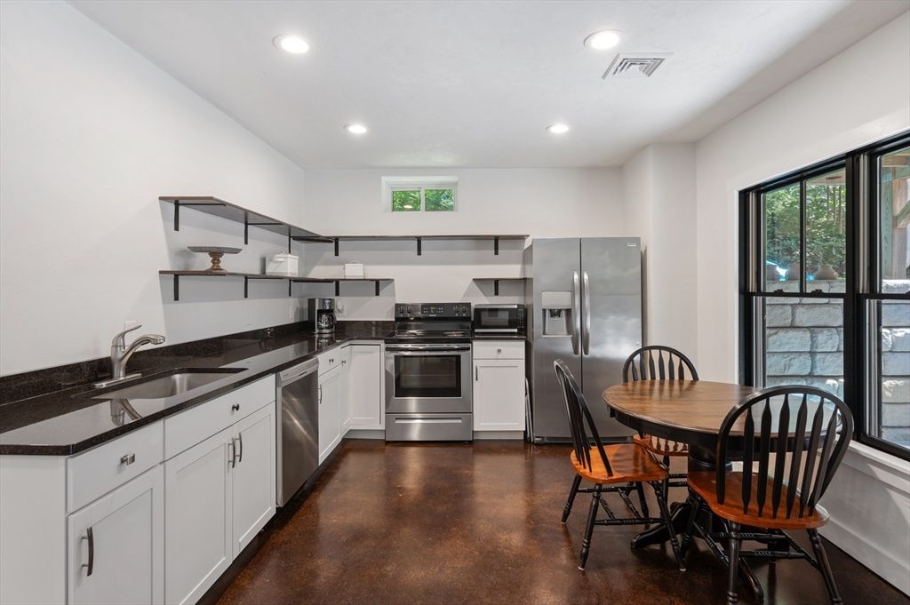 Dining room, Interior, Kitchen, Recessed Lighting, Stainless Steel Appliances