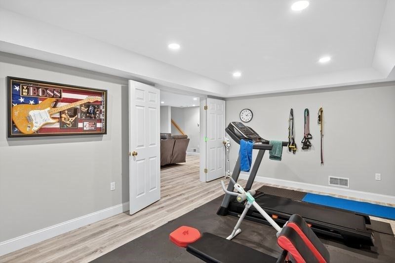 Fitness Equipment, Interior, Recessed Lighting, Wood Texture Flooring