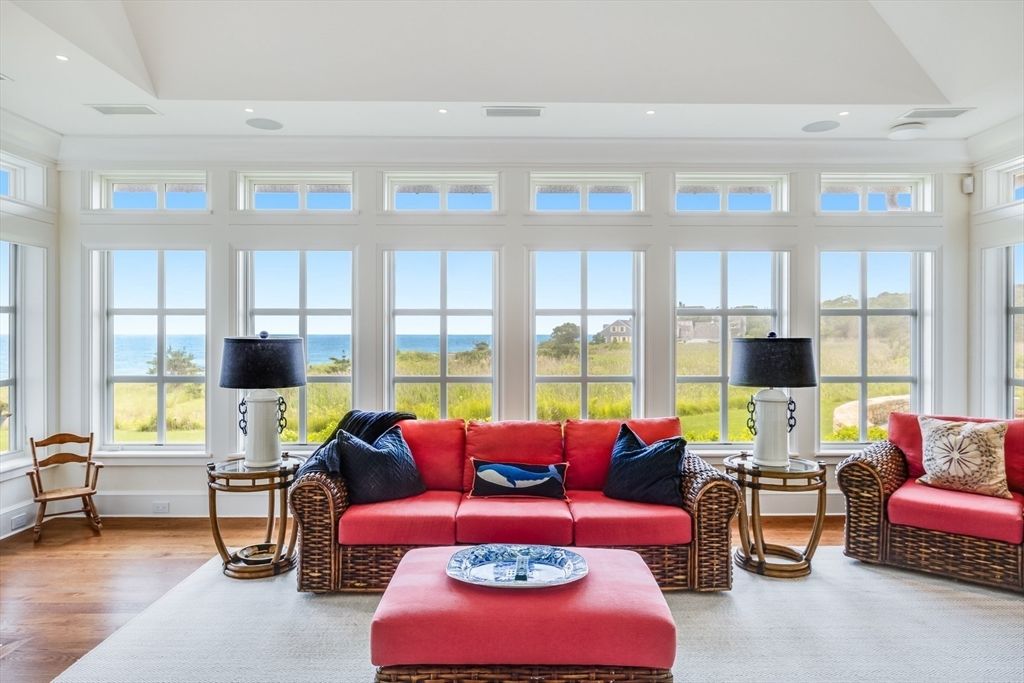Interior, Living room, Recessed Lighting, Sun Room, Water, Wood Texture Flooring