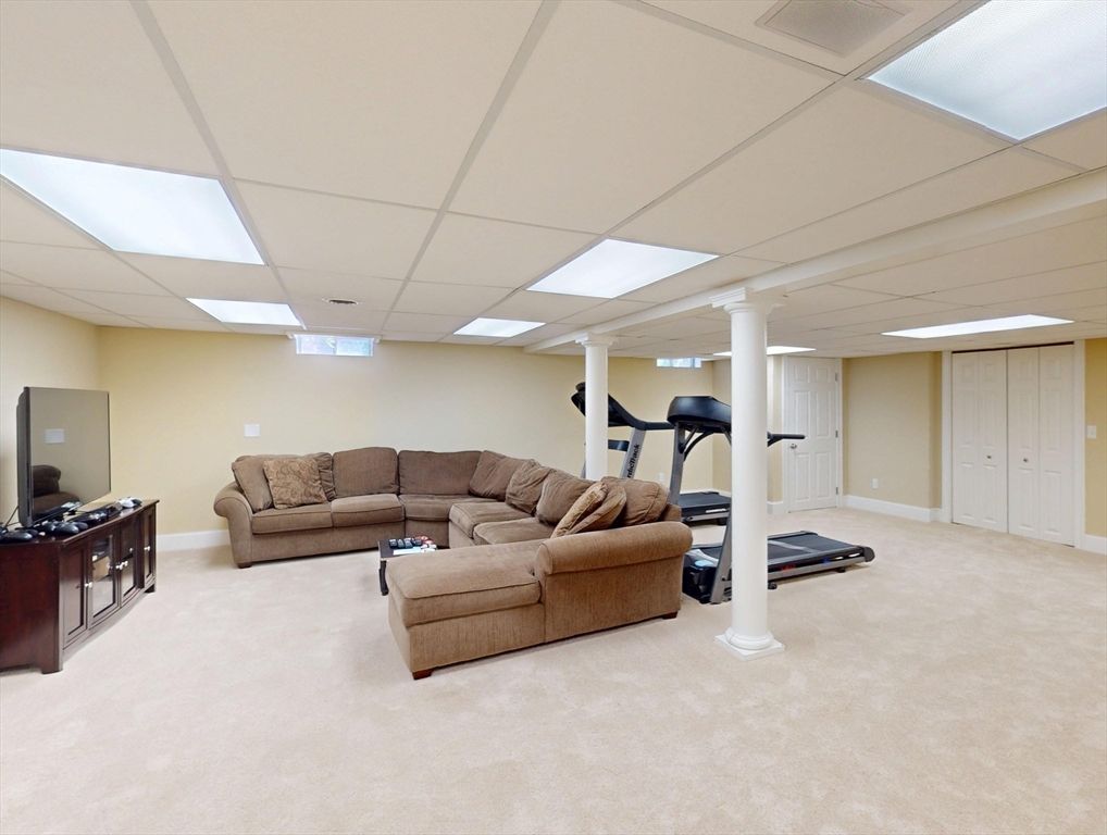 Fitness Equipment, Interior, Living room, Recessed Lighting