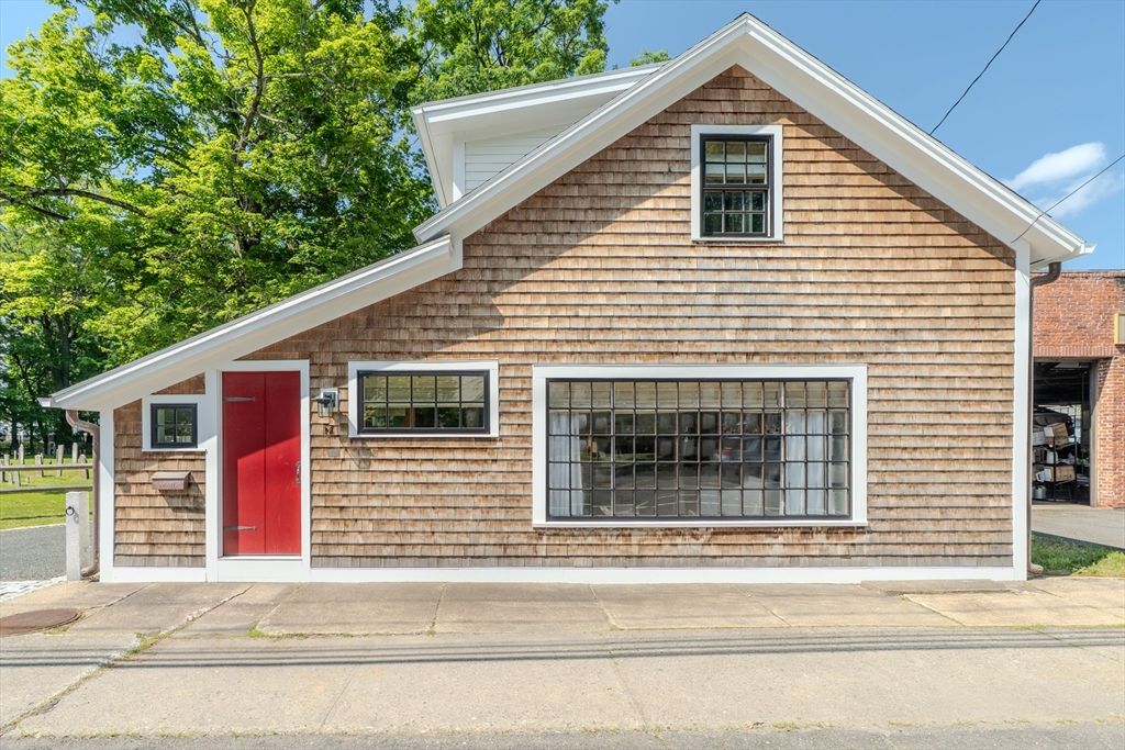 Exterior, Facade, Brick Traditional
